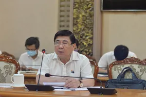 TP.HCM họp khẩn, quyết liệt phòng chống COVID-19 biến thể