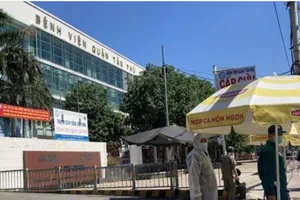 1 chiến sĩ công an và 1 cán bộ BCH quân sự phường ở Tân Phú nghi mắc COVID-19