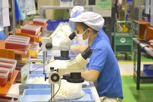 TP.HCM kiến nghị Thủ tướng cho doanh nghiệp chủ động tìm nguồn vaccine COVID-19