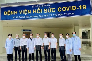 Lãnh đạo TP.HCM thăm bệnh viện hồi sức COVID-19 và bệnh viện Dã chiến số 2