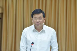 Ngân sách TP.HCM sẽ lo toàn bộ chi phí cho người nghèo mắc COVID-19 tử vong