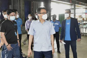Phó Thủ tướng đề nghị tiêm vaccine cho lao động các DN quan trọng ở TP.HCM