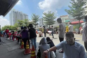 Lãnh đạo TP.HCM cam kết cung ứng đầy đủ hàng hoá cho người dân