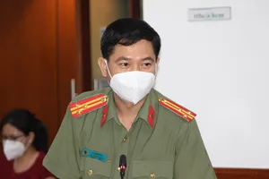 Công an TP.HCM nêu lý do cắt giảm số lượng lớn giấy đi đường