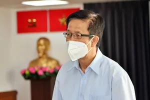 TP.HCM bác bỏ thông tin 'ai tiêm 2 mũi vaccine sẽ được hoạt động'