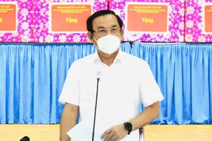 Bí thư TP.HCM: Bình Tân cần chuẩn bị tâm thế sống trong môi trường có COVID