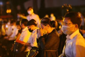 Xúc động lễ tưởng niệm đồng bào, cán bộ, chiến sĩ hy sinh, tử vong vì Covid-19