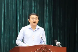 TP.HCM sẽ hỗ trợ người nghèo mua Smartphone để giao tiếp qua app