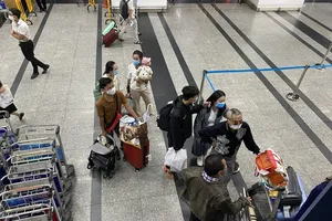 Ba nguyên nhân khiến thiếu xe, loạn giá taxi ở sân bay Tân Sơn Nhất