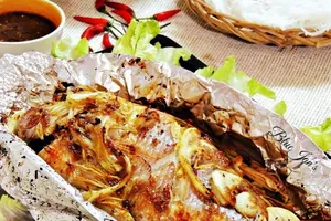 Dùng giấy bạc bọc thực phẩm sao cho đúng?