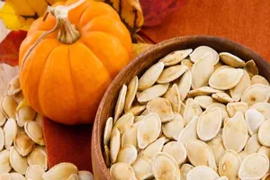 Những lý do để bạn nên ăn hạt bí đỏ ngày Tết