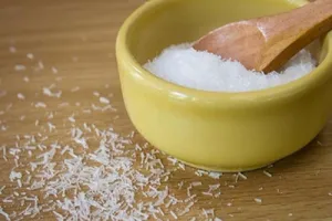 Ai không nên sử dụng bột ngọt?