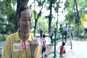 Câu chuyện thú vị về “cuộc sống thứ hai” của chai Coca-Cola VN