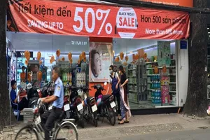 Cận cảnh Black Friday: Nơi tấp nập, nơi đìu hiu