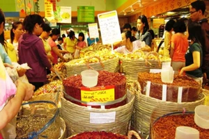 Không để thực phẩm bẩn vào bữa ăn ngày Tết