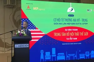 Coi chừng thành nạn nhân cuộc chiến thương mại Mỹ-Trung