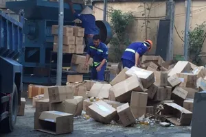 Tiêu hủy gần 2 tấn thực phẩm chức năng không đảm bảo an toàn