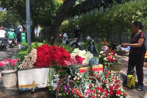 Lễ tình nhân 2019: Hoa... ăn được bán chạy như 'tôm tươi'