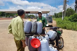 Dầu ăn bẩn ung dung ra thị trường, người dùng chịu hậu quả