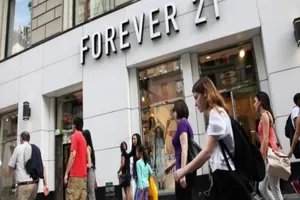  Đại gia Forever 21 phá sản, thời trang 'ăn liền' lo sốt vó