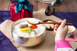 Món ăn nào mang lại may mắn vào dịp năm mới?