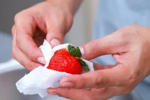 Dâu tây TQ có dư lượng thuốc trừ sâu cao gấp 3 lần cho phép