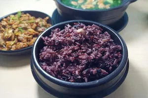 Những nhầm lẫn giữa gạo lứt và gạo huyết rồng