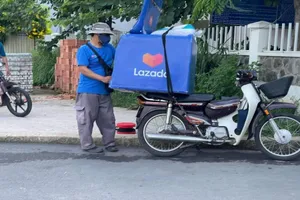 'Kêu cứu' vì shipper gặp khó, đơn hàng online mắc kẹt 
