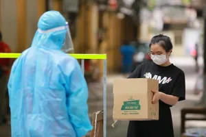 Sàn thương mại điện tử sẵn sàng 'đi chợ hộ' giúp dân