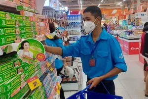 Thấy gì từ những combo 'đi chợ hộ' ở TP.HCM?