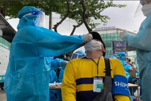 TP.HCM cho phép shipper tự xét nghiệm COVID-19