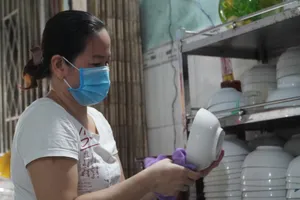 Chủ quán bún bò, chủ tiệm cắt tóc háo hức trước giờ mở cửa lại