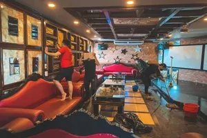 Karaoke tặng tiền cho khách trong tuần đầu mở cửa