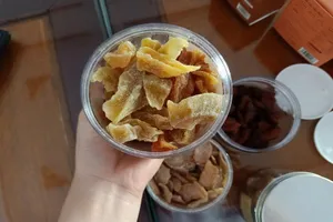 Ăn một hộp mứt Tết phải đạp xe 1 giờ đồng hồ