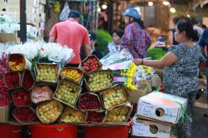 Giá hoa hồng tăng 4 lần trước lễ tình nhân 14-2