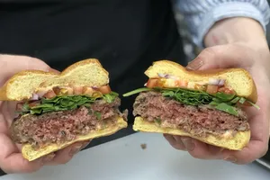 Vì sao thịt thực vật đang được nhiều nước tiến bộ trên thế giới ưa chuộng