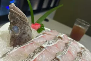 Hãng lẩu Haidilao lại bị khách tố phục vụ món cá ươn