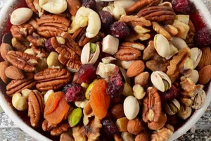 Hạt óc chó, macca, hạt bí... có phải lúc nào cũng tốt cho sức khỏe?