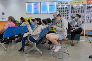 Vì sao sim chính chủ dùng hơn 20 năm vẫn phải đi chuẩn hóa thông tin?