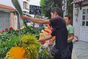 Bất ngờ với giá hoa hồng siêu rẻ tại TP.HCM