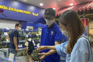 Giá hải sản tăng chóng mặt khiến người mua dè dặt