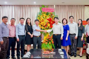 Sở TT&TT Lâm Đồng chúc mừng Báo Pháp Luật TP.HCM nhân ngày 21-6