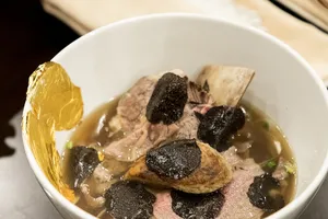 Vàng có vị gì mà đầu bếp thích đưa vào món ăn?