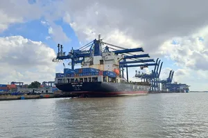 Xuất khẩu 'say sóng' vì... cước tàu vận chuyển tăng sốc