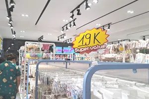 Bùng nổ bán hàng đồng giá, có khi chỉ 9.000 đồng kèm khuyến mãi 