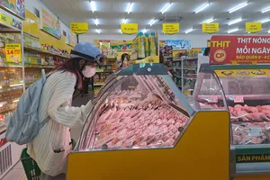 Siêu thị 'tung chiêu' khuyến mãi trước nỗi lo tăng giá