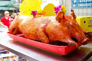 Ngày thần tài: Giá thịt heo quay khoảng 400.000 đồng/kg