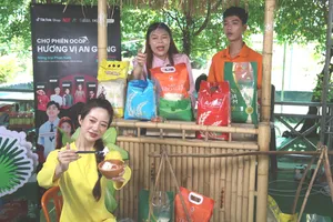 Sản phẩm độc lạ vùng miền bán chạy trên online