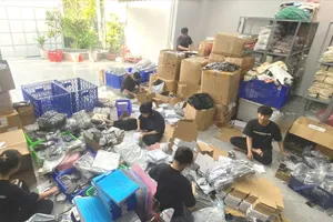 Nhà bán hàng và sàn thương mại điện tử 'chạy đua' đảm bảo quy định thuế