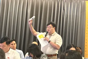 Nhiều hàng ngoại vào Việt Nam qua thương mại điện tử rất nhanh nhưng không tem mác